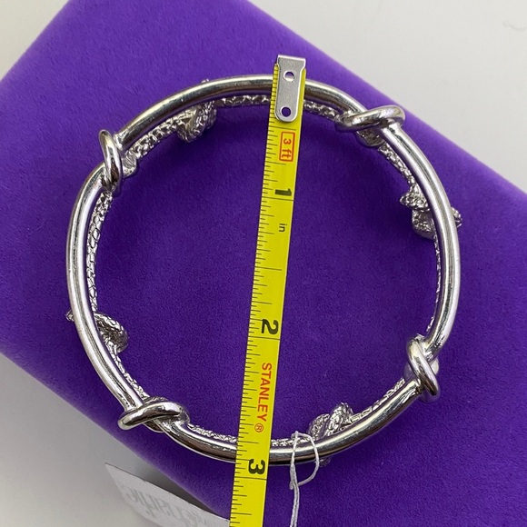 💛 Classic Charming Charlie Silver Tone Knot Textured Bangle Bracelet Set - Picture 5 of 5